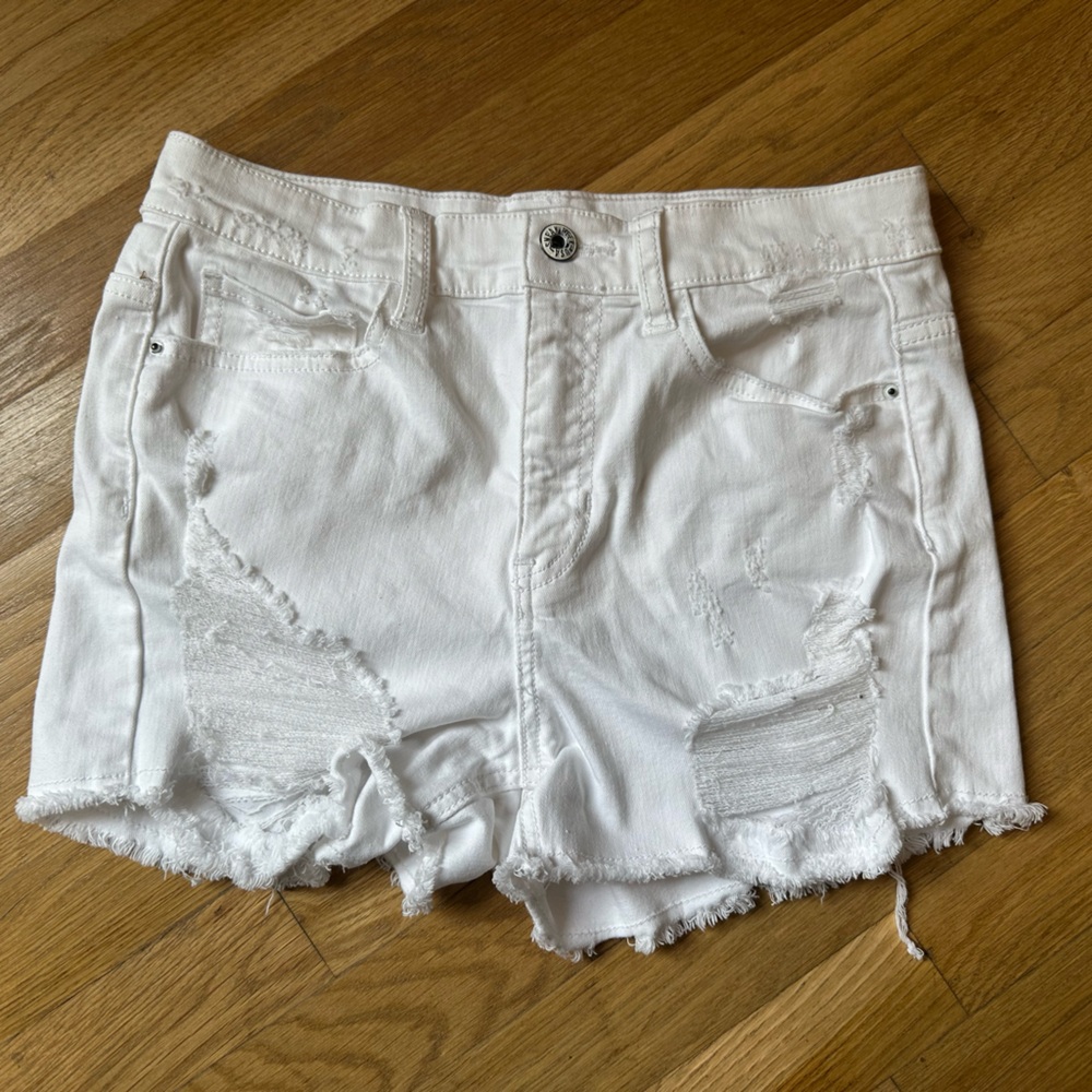 Sneak peek White Distressed Denim Shorts size small